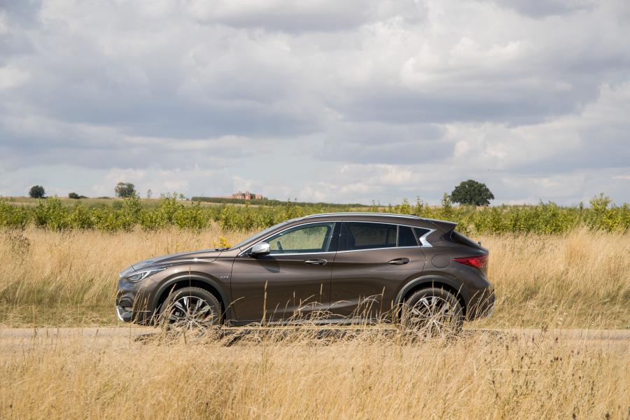  Infiniti QX30 2.2d AWD 2016 года  (UK) (фото 21 из 30)